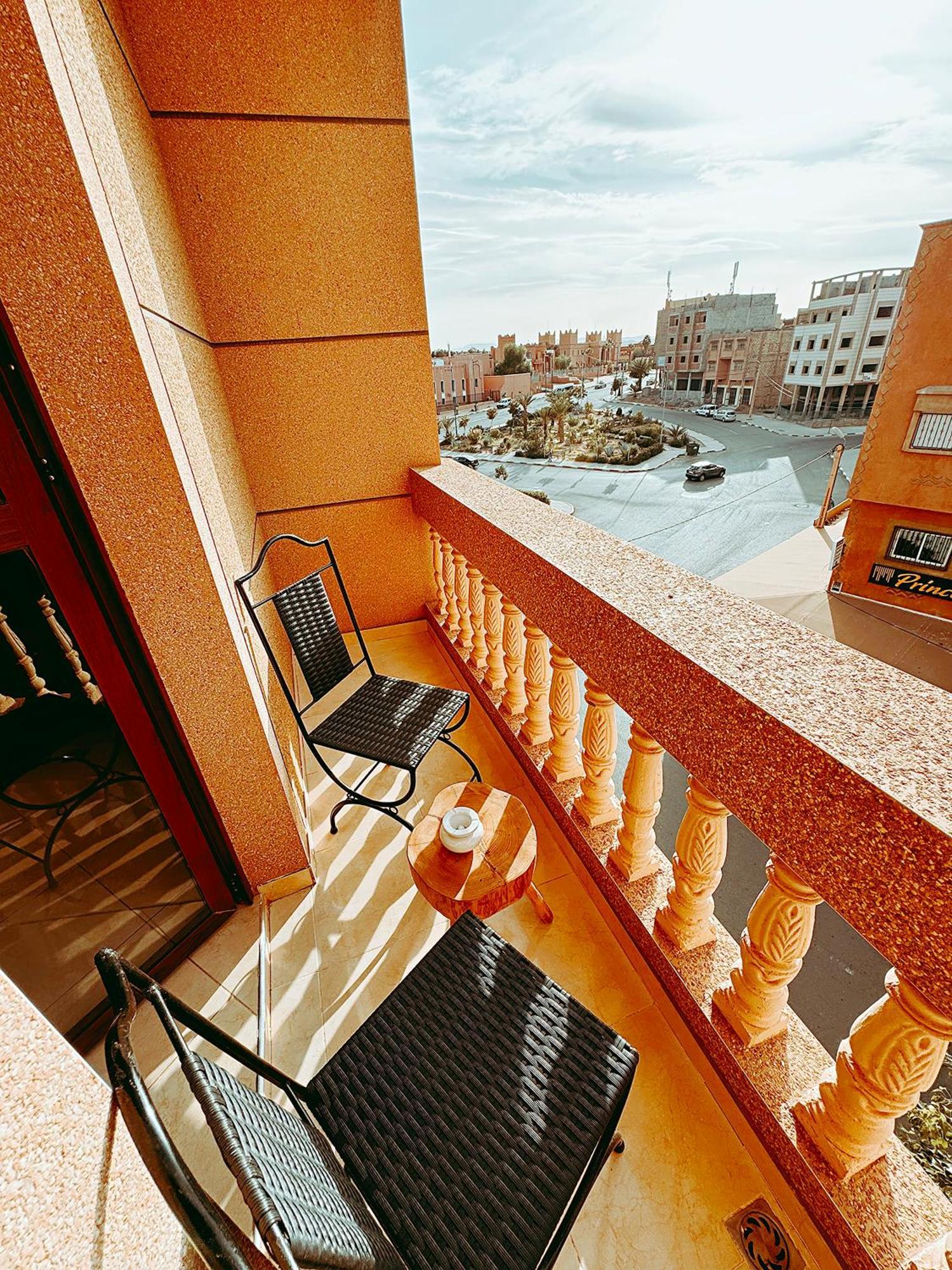 Chay - Appartements A Uarzazate Exterior foto